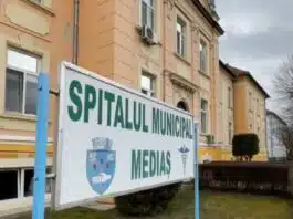 Un bebeluș de 5 săptămâni a fost abandonat în câmp, cu o sticlă de lapte lângă el. Mama a fost găsită, însă, în continuare, vrea să renunțe la copil | Demamici.ro