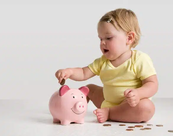 Indemnizația de creștere a copilului s-a mărit cu circa 180 lei din luna martie. Alte 8 beneficii sociale cresc și ele cu 13,8% | Demamici.ro