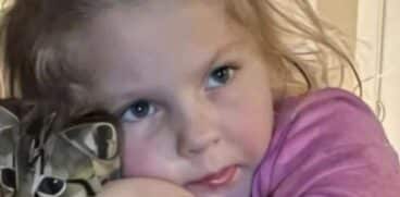 O fetiță de 5 ani a murit după ce s-a înecat cu mâncare, în mașină: „Buzele ei deveniseră albastre pentru că se sufoca” | Demamici.ro