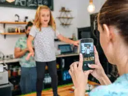 Sharenting-ul, fenomenul părinților care își postează copiii pe internet, interzis în Franța! Proiect de lege VIDEO | Demamici.ro