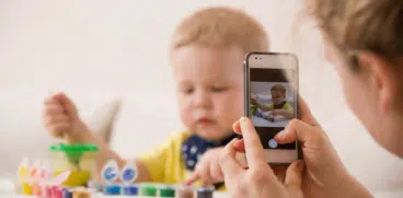 Sharenting-ul, fenomenul îngrijorător al expunerii copilului de timpuriu în mediul online. Un sfert dintre copii sunt pe social media dinainte de a se naște | Demamici.ro