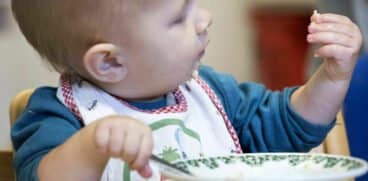 De la ce vârstă poate consuma un copil carne de miel? Sfaturi pentru masa de Paște | Demamici.ro