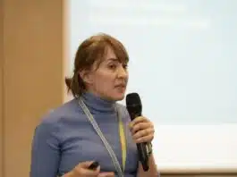 Relația părinte – adolescent. Sfaturi propuse de psihoterapeutul Diana Stănculeanu: „Vor trânti ușa în nas de 20 ori pe zi și va trebui să le spuneți: Ești soarele meu, ești viața mea, ești bucuria mea” | Demamici.ro
