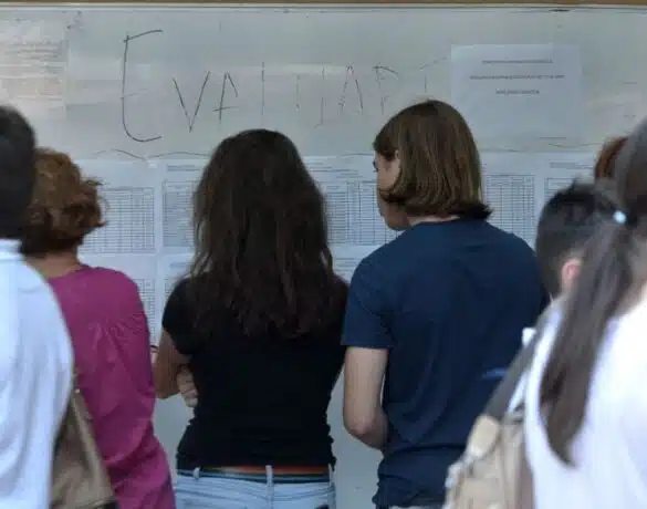 Elevii olimpici pot fi admişi la liceu fără susținerea Evaluării Naționale. Cum se face înscrierea în clasa a IX-a | Demamici.ro