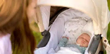 Cum îmbrăcăm bebelușul primăvara? Cum ne dăm seama dacă copilului îi este prea cald sau prea frig (P) | Demamici.ro