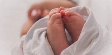 Un bebeluș nou-născut, abandonat imediat după naștere. Mesajul lăsat de cea care l-a adus pe lume: „Mă numesc Enea. Mama mă iubeşte, dar nu mă poate creşte” | Demamici.ro