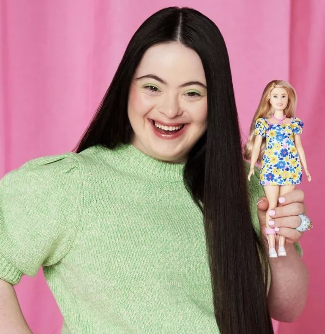 A fost lansată prima păpușă Barbie cu Sindromul Down. Are fața rotunjită și nasul mai turtit: "Copiii vor învăța că fiecare om este diferit în felul lui" 