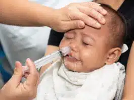 Lavajul nazal la copii. Dr. Mihai Craiu: „soluția rezonabilă, cu riscuri minime”. Tutorial VIDEO | Demamici.ro