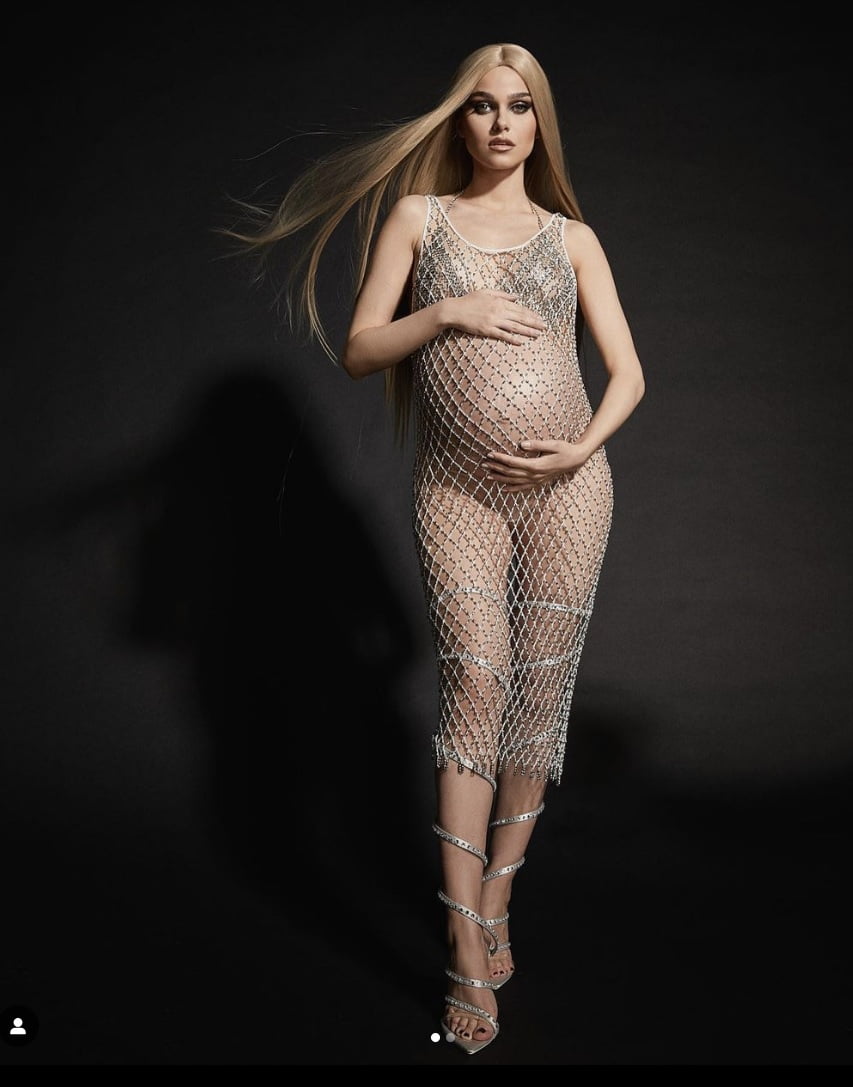 Theo Rose, ședință foto în ultimul trimestru de sarcină. Artista vrea să nască natural: "N-am fost cochetă în timpul sarcinii"