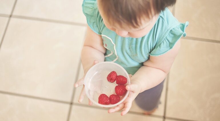 Intoxicația cu nitriți la bebeluși și copii! Ce să evite părinții în alimentația celor mici | Demamici.ro