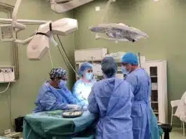 Medicii din Arad au extras o tumoră ovariană de 4,5 kg de la o tânără însărcinată | Demamici.ro