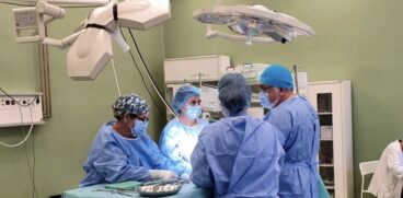 Medicii din Arad au extras o tumoră ovariană de 4,5 kg de la o tânără însărcinată | Demamici.ro