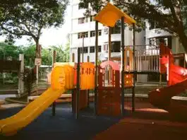 O fetiță s-a electrocutat în timp ce se juca într-un parc din București | Demamici.ro