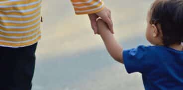 Se dau 700 de lei pe lună pentru mamele minore. Se pot cumula cu toate tipurile de burse | Demamici.ro