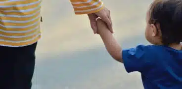 Se dau 700 de lei pe lună pentru mamele minore. Se pot cumula cu toate tipurile de burse | Demamici.ro