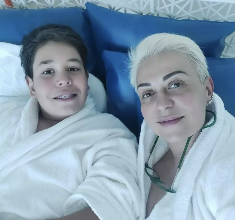 Aviv, fiul de 12 ani al Monicăi Anghel, operat de urgență: "Am renunțat la concerte, la tot, ca să am grijă de el"