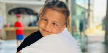 Un băiețel de 4 ani, singurul caz din România cu o malformație la gena CACNA1A: „Visăm ca el să poată merge, să vorbească, să râdă și să se joace cu alți copii” | Demamici.ro