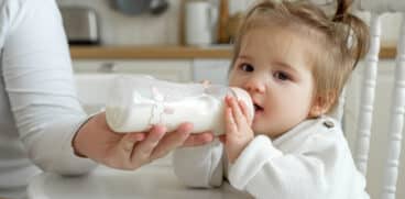 Laptele de vacă vs laptele de capră în alimentația copilului. Impactul asupra sistemului imunitar (P) | Demamici.ro