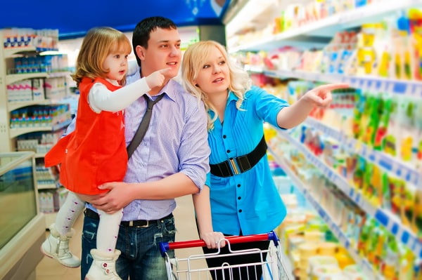 Case de marcat speciale în supermarketuri pentru familiile cu copii mici