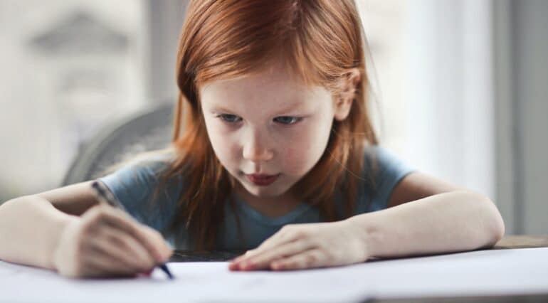 Temele copiilor din clasele primare nu ar trebui să depășească 60 de minute. Ce spune scrisoarea metodică a inspectoratelor școlare pentru învățători | Demamici.ro