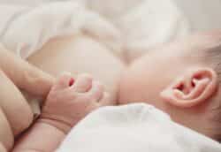 Alăptarea se face la cerere, iar nou-născutul poate fi alăptat și de 8 – 12 ori pe zi. Interviu cu Florentina Gheorghiu, consultant acreditat în alăptare în Spitalul Băneasa (P) | Demamici.ro