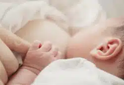 Alăptarea se face la cerere, iar nou-născutul poate fi alăptat și de 8 – 12 ori pe zi. Interviu cu Florentina Gheorghiu, consultant acreditat în alăptare în Spitalul Băneasa (P) | Demamici.ro