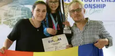 Maria, micuța ieșeancă de 9 ani care a devenit campioană europeană la șah: „Vedeam la tata cum juca și mi-a explicat” | Demamici.ro