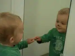 Testul oglinzii- evaluarea nivelului conștiinței de sine la copil | Demamici.ro