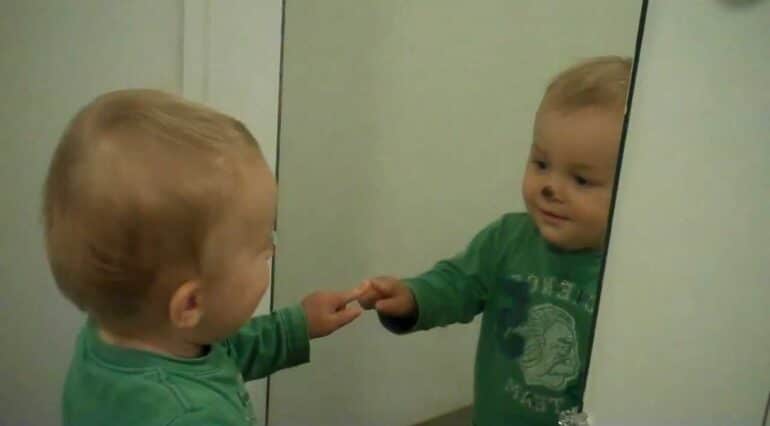 Testul oglinzii- evaluarea nivelului conștiinței de sine la copil