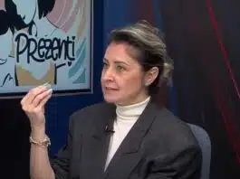 Bani pentru cadourile profesorilor? Claudia Chiru, profesoară: „Doar 3 lucruri poți oferi! Mai departe nu există niciun cadou pentru dascăli” | Demamici.ro
