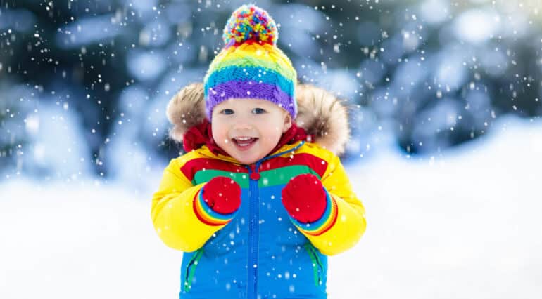 Cum ne îmbrăcăm copiii în sezonul rece