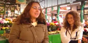 Două surori olimpice, studente la Medicină, vând legume la tarabă ca să mai câștige un ban | Demamici.ro