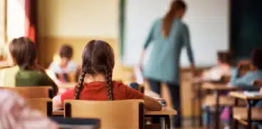 Importanța educației civice în școli. De la ce vârstă ar trebui să începem să le explicăm copiilor despre politică? | Demamici.ro