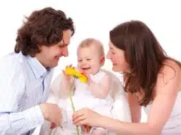 De la ce vârstă înțelege bebelușul ce îi spunem? Tehnici pentru o comunicare mai bună | Demamici.ro