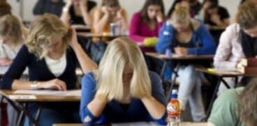 Simulare Evaluare Națională 2024 la Limba și literatura română. Elevii de clasa a VIII-a trec prin emoțiile examenelor | Demamici.ro