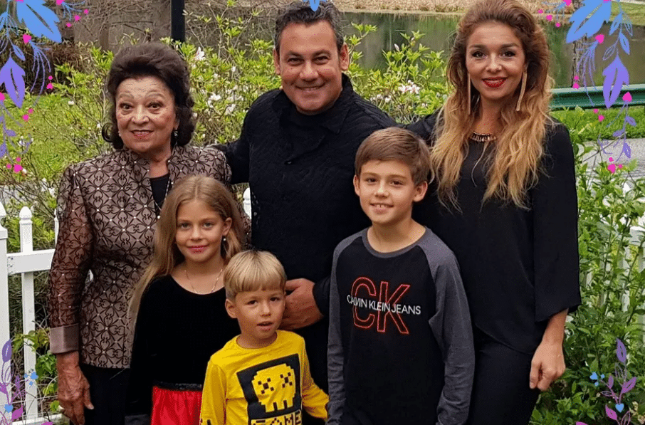 Ce familie frumoasă are Ionuț Dolănescu! Artistul are trei copii, iar fetița a moștenit talentul celebrilor săi bunici | Demamici.ro