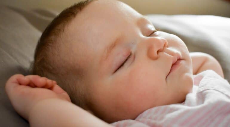 Somnul copilului în primul an de viață. Pași în stabilirea unei rutine