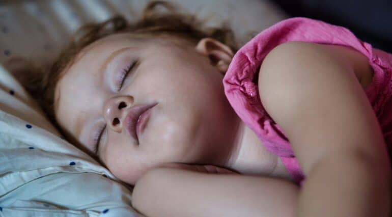 Somnul copilului în anii de grădiniță. Când e pregătit copilul să renunțe la somnul de prânz? VIDEO | Demamici.ro