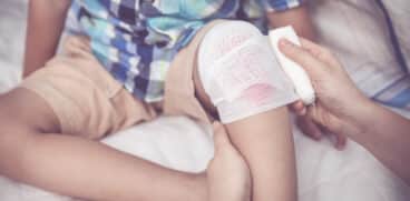 Rănile la copii. Principii de îngrijire în funcție de tipul plăgii VIDEO | Demamici.ro