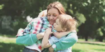 Cum e viața cu doi copii mici? Adevărul NATURAL despre imperfecțiune și iubire necondiționată (P) VIDEO | Demamici.ro