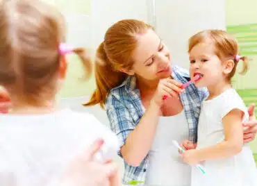 Dinții copiilor. Despre erupția, schimbarea și îngrijirea corectă a dinților de lapte, dar și a dinților definitivi (P) | Demamici.ro