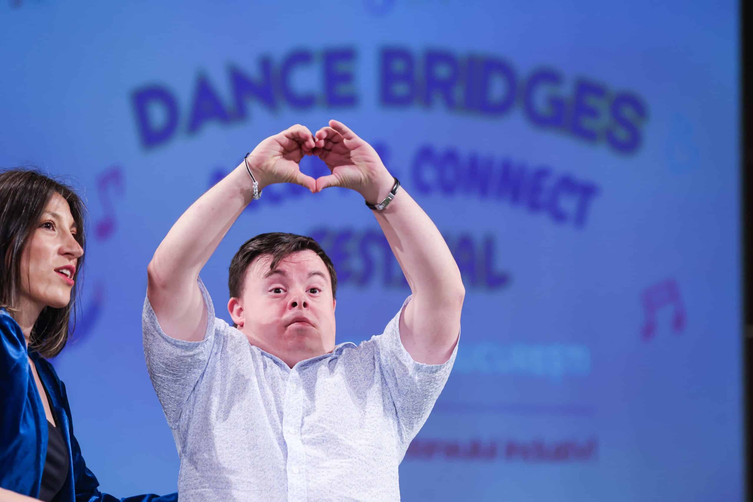 „Să fii văzut, auzit, susținut, îmbrățișat” – o lecție de la Dance Bridges Festival | Demamici.ro