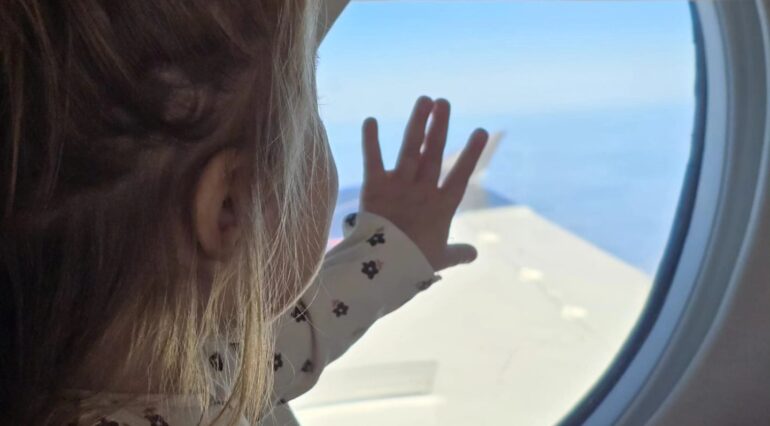 Ziana știe că are o vrăjitoare în burtică și că o doare. Părinții știu că are cancer și că fiecare zi e o luptă pentru supraviețuire! Să o ajutăm pe Ziana să învingă răul!