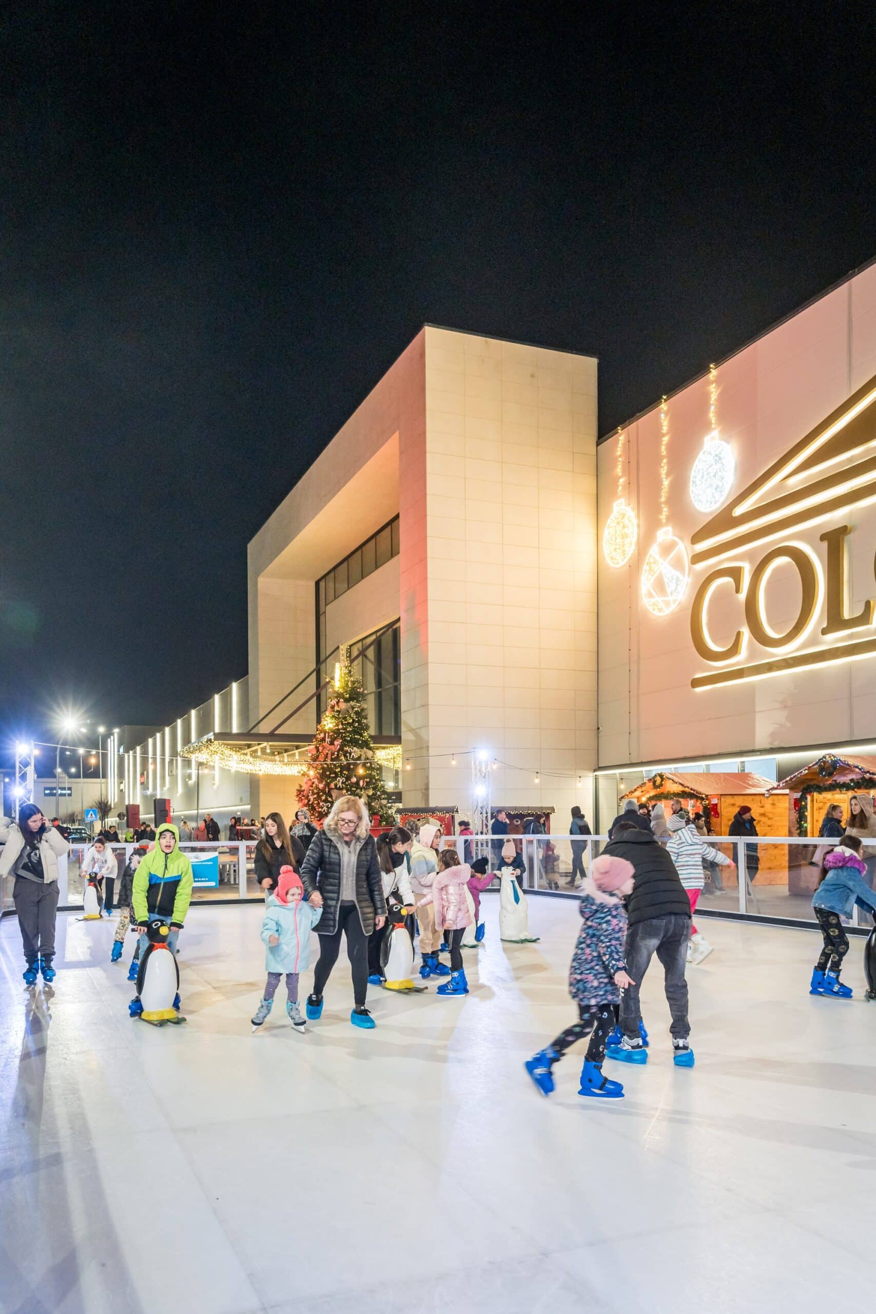 Copiii îl pot întâlni pe Magicianul Robert Tudor în acest weekend. Magia sărbătorilor continuă la Polul Colosseum Mall (P) | Demamici.ro