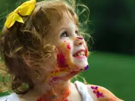 Copil născut în februarie? Află ce zodie este și cum îi influențează personalitatea (Vărsător sau Pești) | Demamici.ro