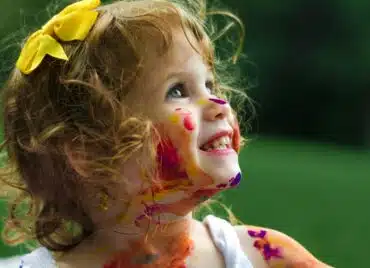 Copil născut în februarie? Află ce zodie este și cum îi influențează personalitatea (Vărsător sau Pești) | Demamici.ro