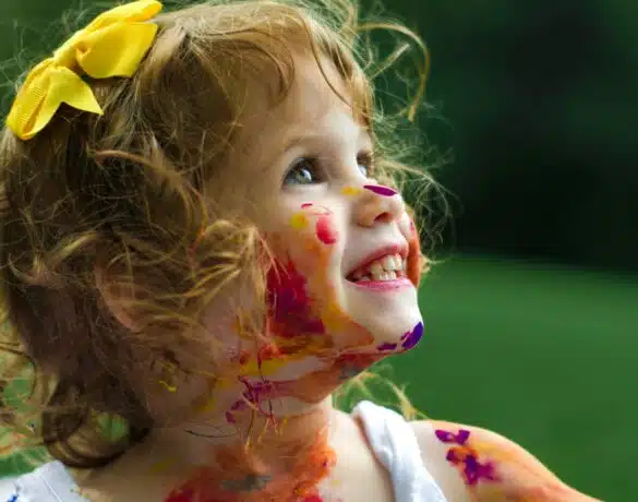 Copil născut în februarie? Află ce zodie este și cum îi influențează personalitatea (Vărsător sau Pești) | Demamici.ro