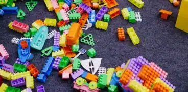 Când cutia devine mai interesantă decât jucăria din ea (P) | Demamici.ro